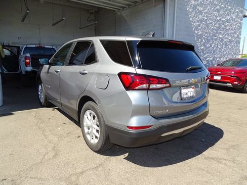 Used 2023 Chevrolet Equinox LT FWD image 2