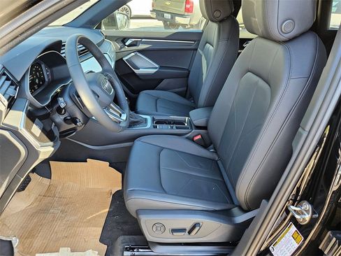 New 2025 Audi Q3 2.0T Premium image 8