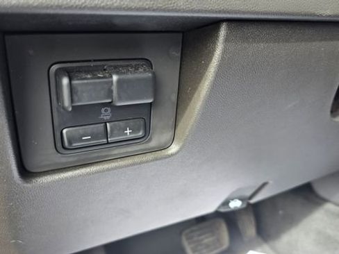 Used 2023 Chevrolet Colorado Z71 w/ Z71 Convenience Package 2 image 18