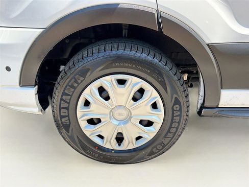 Used 2024 Ford Transit 350 XLT image 31