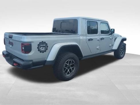 Used 2024 Jeep Gladiator Rubicon AWD/4WD image 5
