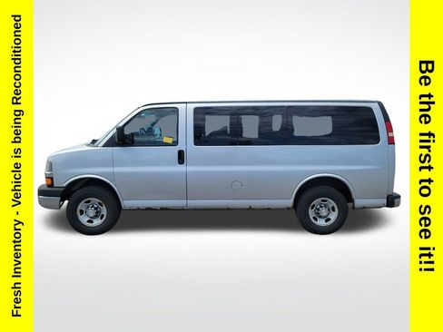 Used 2010 Chevrolet Express 2500 LT w/ LT Preferred Equipment Group RWD image 2