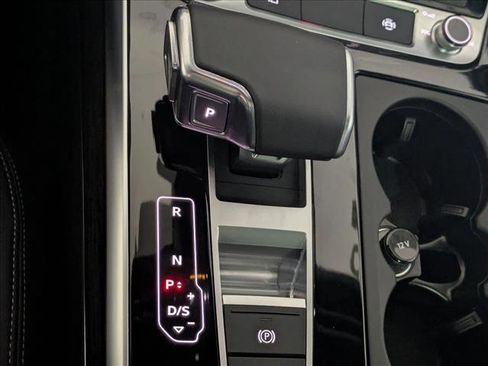 Certified 2025 Audi Q7 Premium w/ Convenience Package image 12