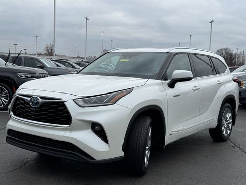 Used 2021 Toyota Highlander Limited image 15
