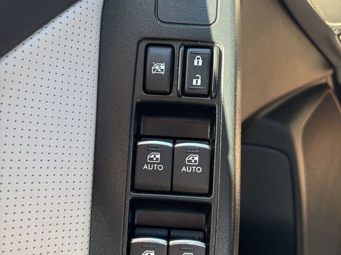 Used 2017 Subaru Forester 2.5i Limited image 11