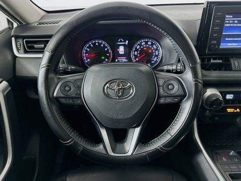Used 2019 Toyota RAV4 XLE Premium image 18