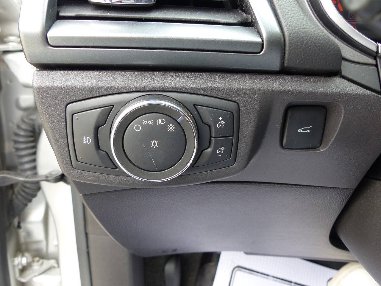 Used 2016 Ford Fusion Titanium FWD image 27