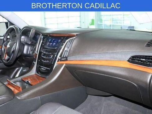 Used 2016 Cadillac Escalade ESV Premium AWD/4WD image 30
