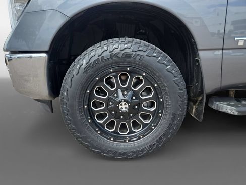 Used 2019 Nissan Titan SV AWD/4WD image 15