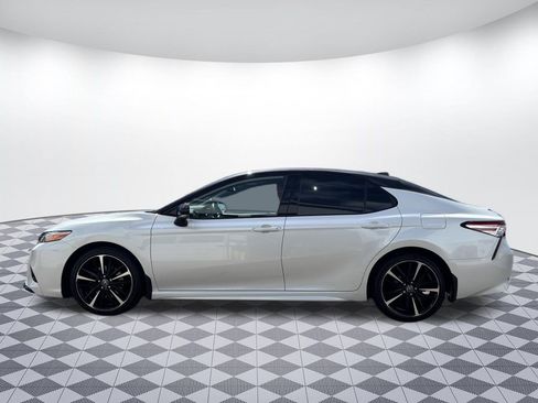 Used 2020 Toyota Camry XSE FWD image 4