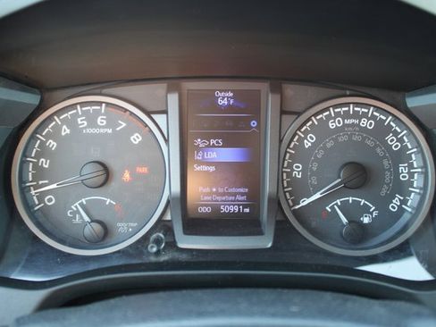 Used 2019 Toyota Tacoma TRD Off-Road image 25