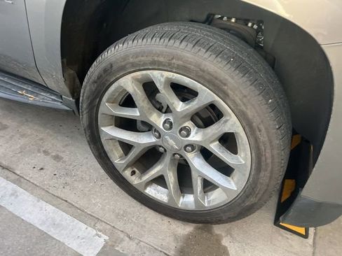 Used 2019 Chevrolet Tahoe LT w/ Luxury Package image 2