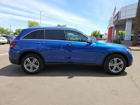 Used 2022 Mercedes-Benz GLC 300 image 4