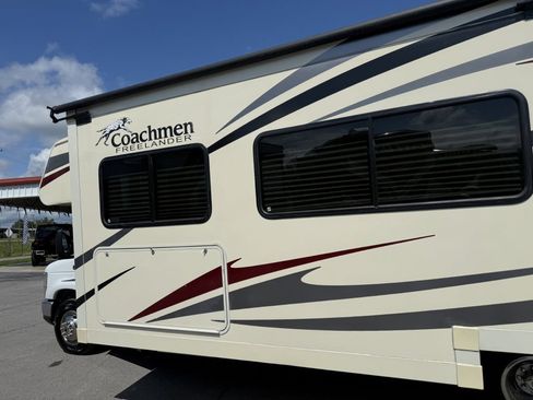 Used 2017 Ford E-450 and Econoline 450 Super Duty w/ Motorhome Prep Package RWD image 25