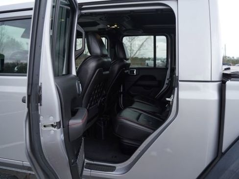 Used 2020 Jeep Gladiator Rubicon AWD/4WD image 16