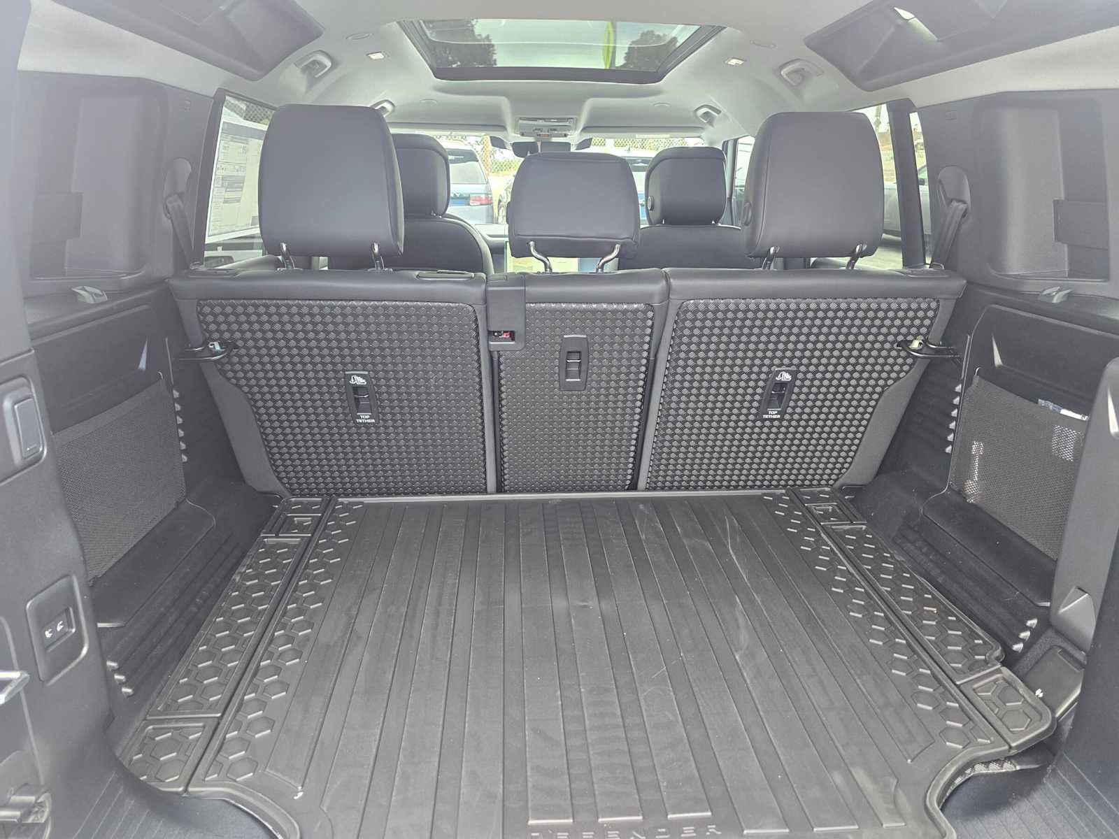 New 2026 Land Rover Defender 110 S AWD/4WD image 13