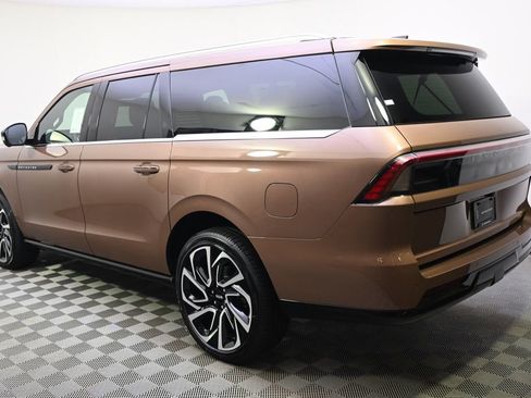 New 2026 Lincoln Navigator L Black Label AWD/4WD image 3