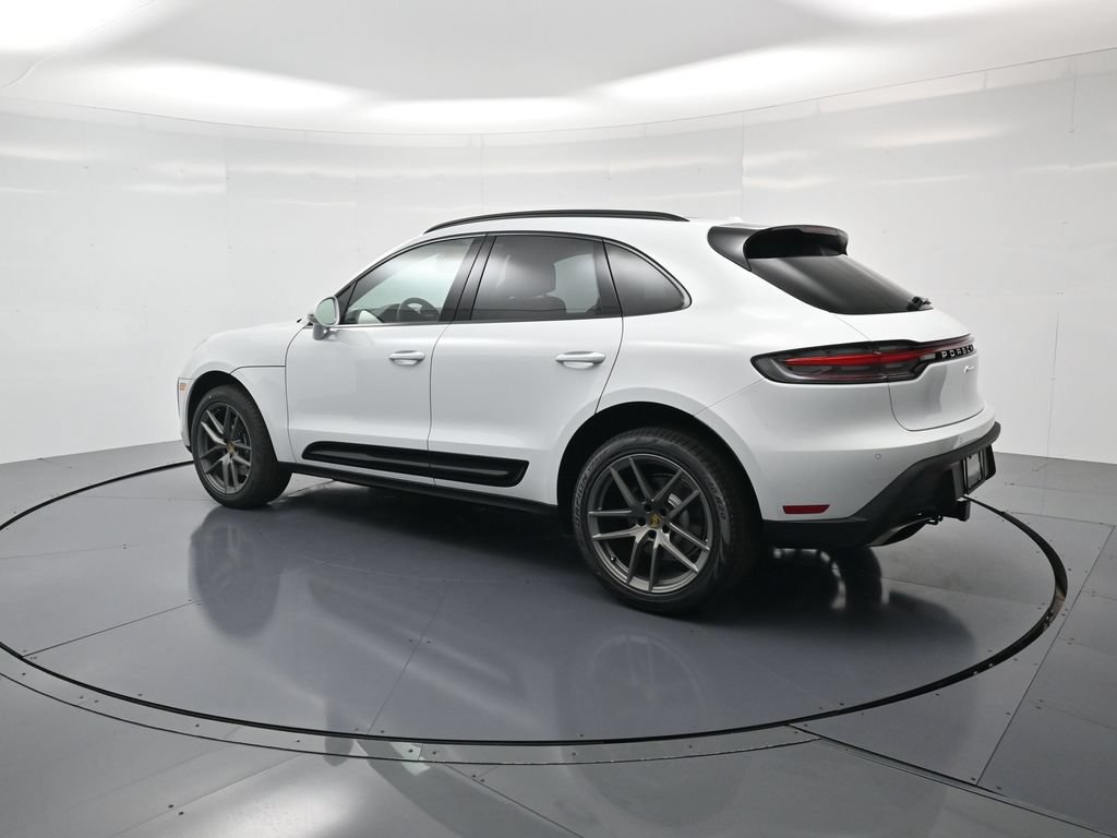 Certified 2026 Porsche Macan AWD/4WD image 3