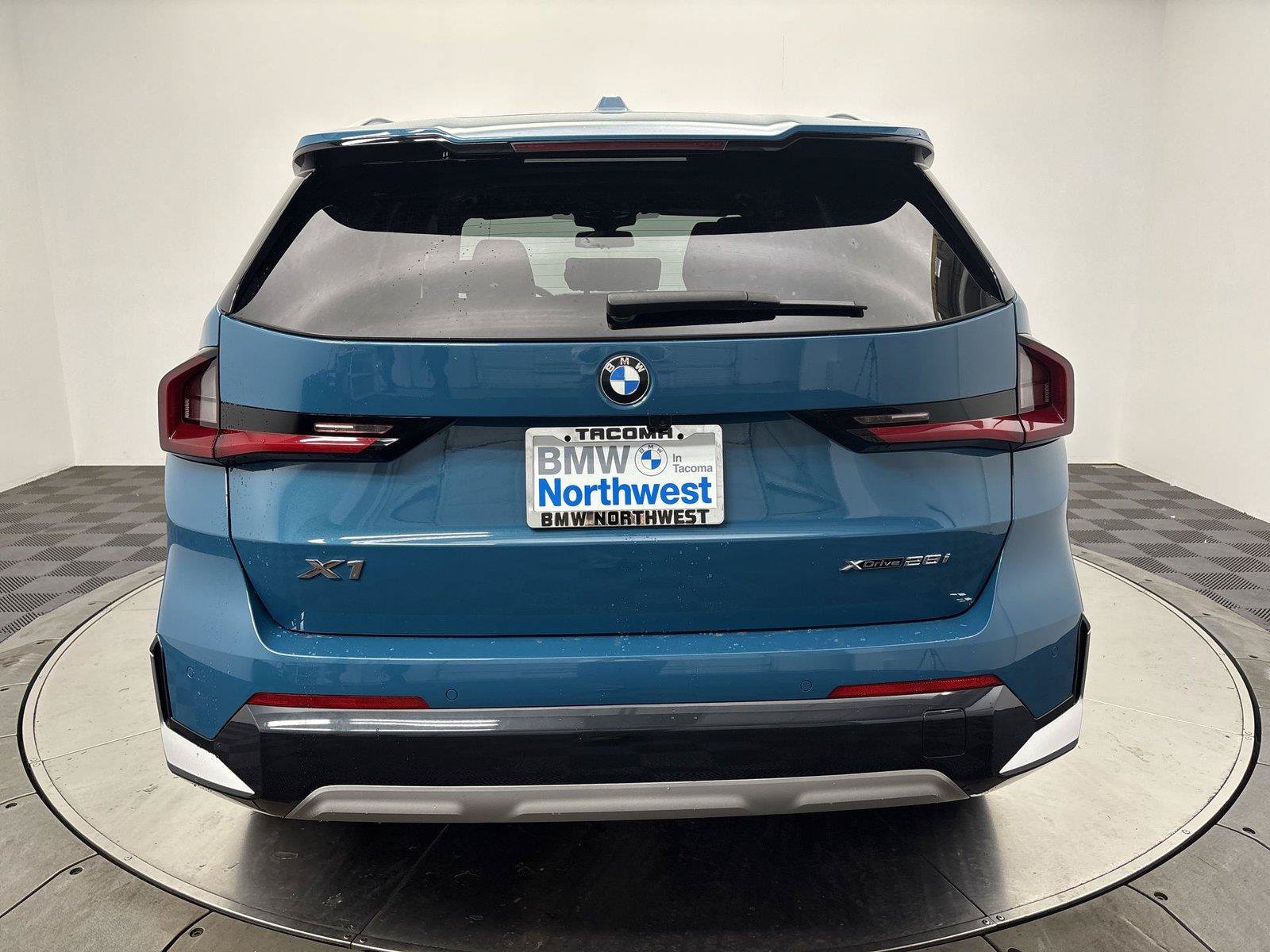 Used 2024 BMW X1 xDrive28i w/ Convenience Package AWD/4WD image 15