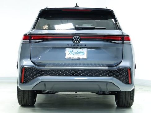 New 2026 Volkswagen Tiguan SE R-Line FWD image 7