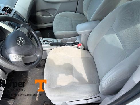 Used 2013 Toyota Corolla LE FWD image 13
