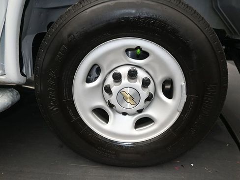 Used 2024 Chevrolet Express 2500 w/ Driver Convenience Package image 14