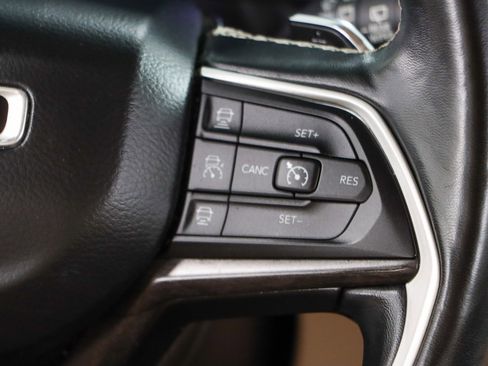 Used 2021 Jeep Grand Cherokee L Limited image 15