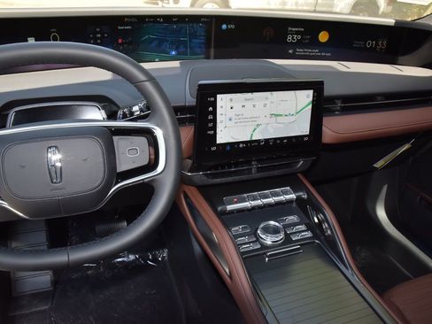 New 2026 Lincoln Nautilus Reserve image 32