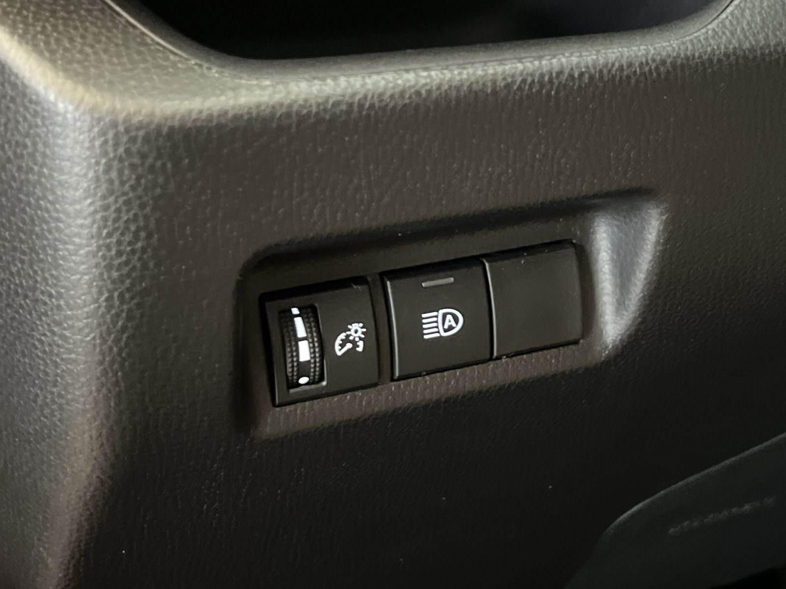 Used 2025 Toyota RAV4 LE AWD/4WD image 38