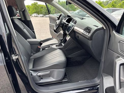 Used 2023 Volkswagen Tiguan SE FWD image 23