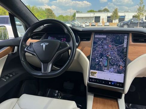 Used 2019 Tesla Model X 75D AWD/4WD image 16