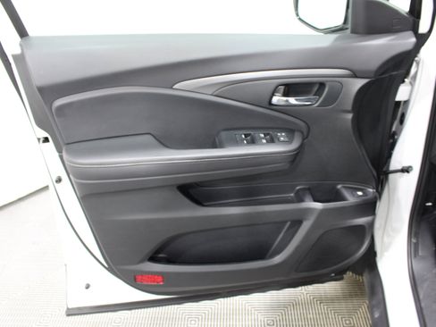 Used 2024 Honda Ridgeline Sport image 6