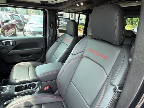 Certified 2026 Jeep Gladiator Rubicon w/ Steel Power Dome Hood Package AWD/4WD image 17