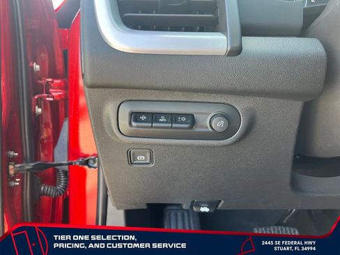 Used 2023 GMC Terrain SLT w/ Tech Package FWD image 25