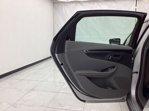 Used 2017 Chevrolet Impala Premier w/ Enhanced Convenience Package image 24