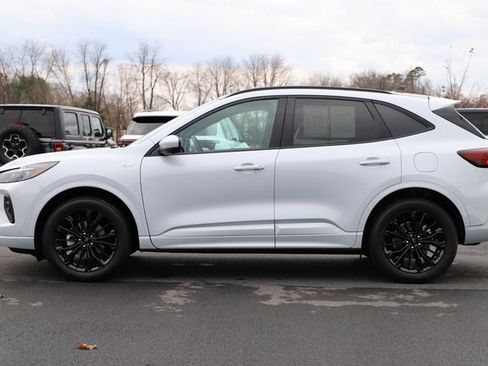 Used 2025 Ford Escape ST-Line Elite w/ Premium Technology Package image 4