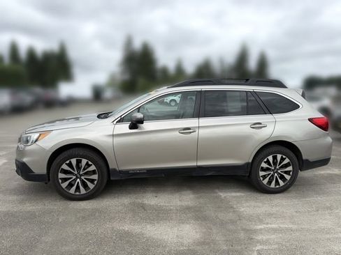 Used 2017 Subaru Outback 2.5i Limited AWD/4WD image 5