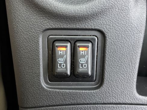 Used 2016 Mitsubishi Outlander SEL AWD/4WD image 25