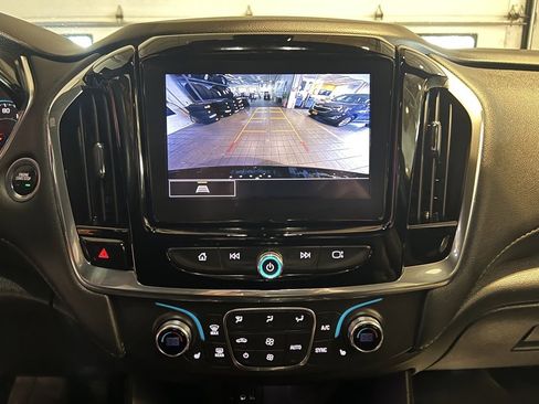 Used 2023 Chevrolet Traverse LT w/ Midnight/Sport Edition image 27