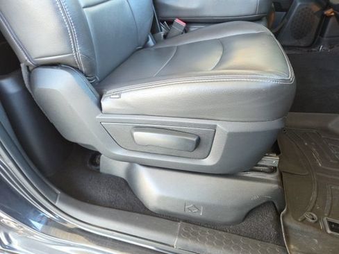 Used 2015 RAM 1500 Classic SLT w/ Luxury Group AWD/4WD image 35