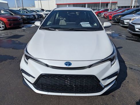 Certified 2025 Toyota Corolla SE image 2