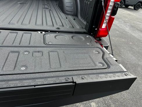 New 2026 Ford F250 Lariat w/ Black Appearance Package image 49