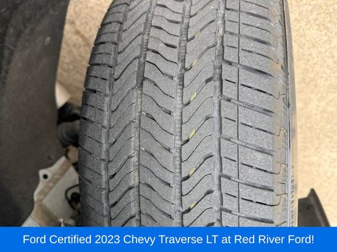 Used 2023 Chevrolet Traverse LT FWD image 10