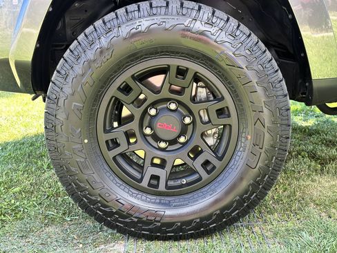 Used 2023 Toyota 4Runner TRD Off-Road Premium w/ Off Road Premium Plus Package AWD/4WD image 13