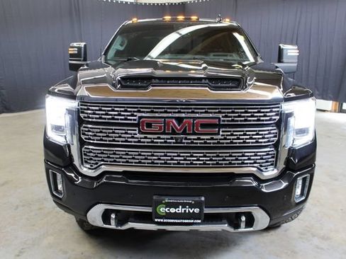 Used 2021 GMC Sierra 2500 Denali w/ Denali Black Diamond Edition AWD/4WD image 2