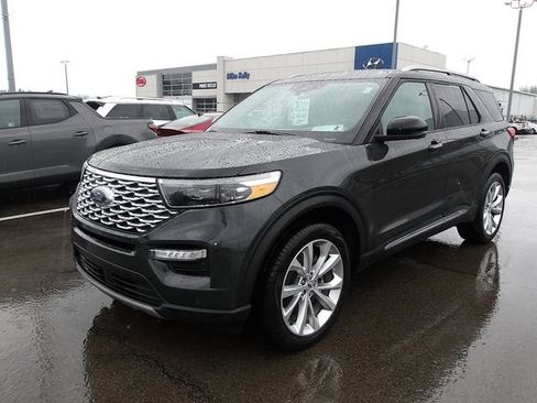 Used 2023 Ford Explorer Platinum w/ Technology Package AWD/4WD image 3