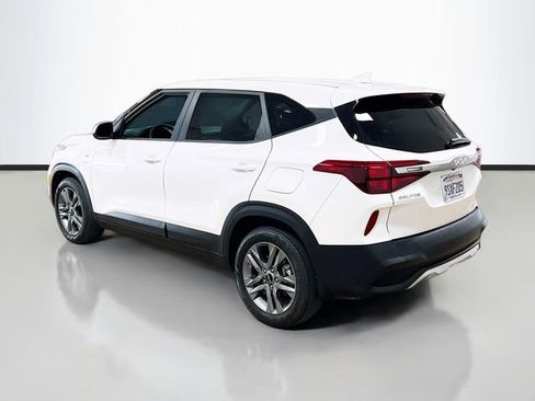 Certified 2023 Kia Seltos LX image 5