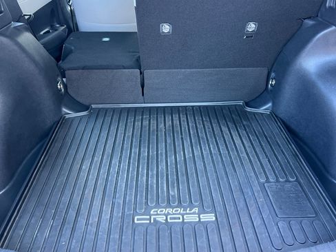 Used 2024 Toyota Corolla Cross L image 15