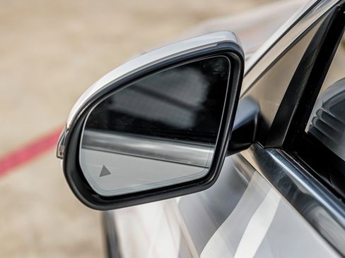 Used 2018 Mercedes-Benz C 300 Sedan w/ Multimedia Package image 39