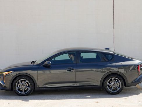 Used 2025 Kia K4 FWD image 45